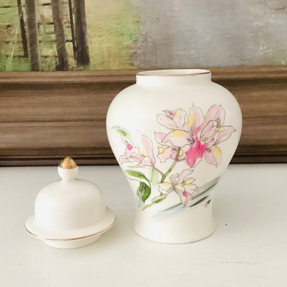 Vintage Translucent Bone China Ginger Jar White Gold Pink Floral Japan FLAW - Picture 10 of 12